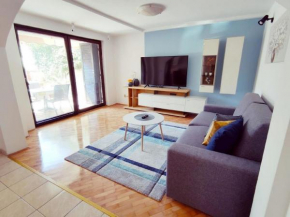 Wohnung in Pula mit Terrasse, Garten und Grill